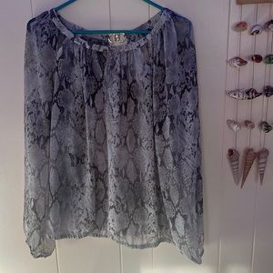 jennifer lopez snake skin blouse
